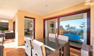 Very attractive luxury beach front apartment with fantastic sea views for sale - New Golden Mile, Marbella - Estepona 7045 