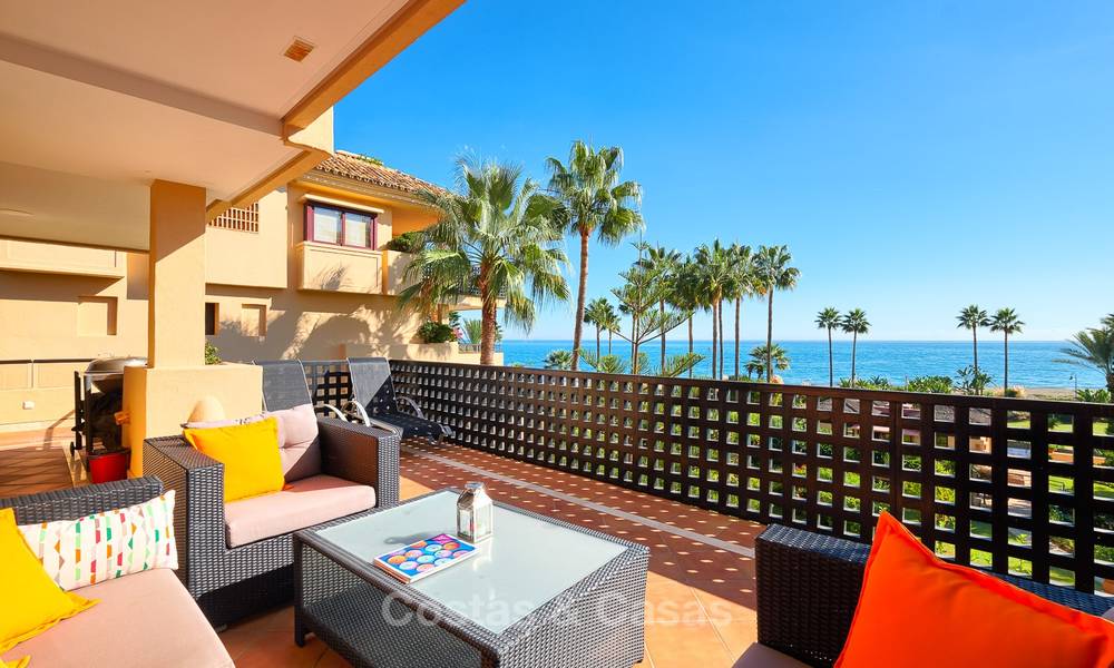 Very attractive luxury beach front apartment with fantastic sea views for sale - New Golden Mile, Marbella - Estepona 7047