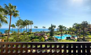 Very attractive luxury beach front apartment with fantastic sea views for sale - New Golden Mile, Marbella - Estepona 7048 