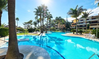 Very attractive luxury beach front apartment with fantastic sea views for sale - New Golden Mile, Marbella - Estepona 7053 