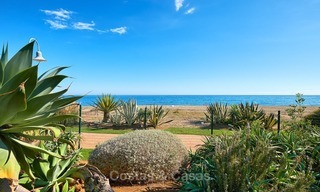 Very attractive luxury beach front apartment with fantastic sea views for sale - New Golden Mile, Marbella - Estepona 7057 