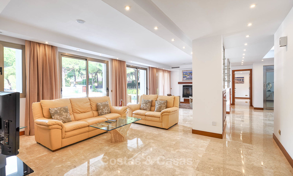 Spacious top-quality new villa for sale, ready to move in, Marbella East 7183