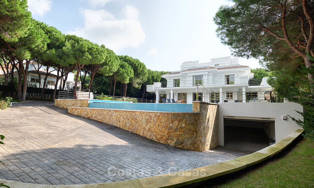 Spacious top-quality new villa for sale, ready to move in, Marbella East 7191