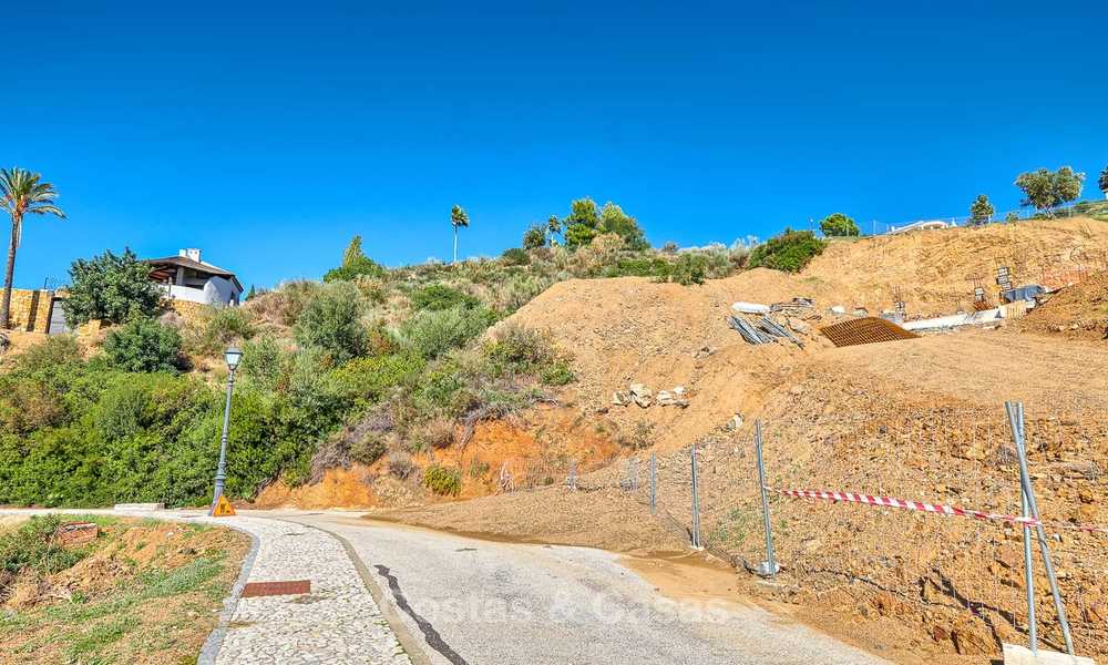 For sale: large building plot with panoramic sea and mountain views in a luxury estate in Benahavis, Marbella 7207
