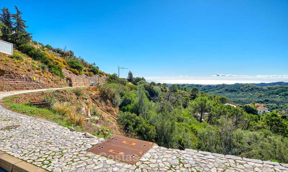 For sale: large building plot with panoramic sea and mountain views in a luxury estate in Benahavis, Marbella 7208