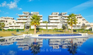 Very spacious, bright and modern luxury apartment for sale with 4 bedrooms and open golf and sea views in Marbella - Benahavis 7499 