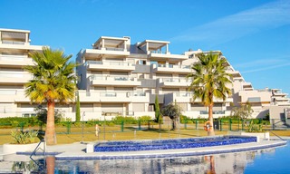 Very spacious, bright and modern luxury apartment for sale with 4 bedrooms and open golf and sea views in Marbella - Benahavis 7500 