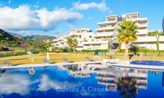 Very spacious, bright and modern luxury apartment for sale with 4 bedrooms and open golf and sea views in Marbella - Benahavis 7501 