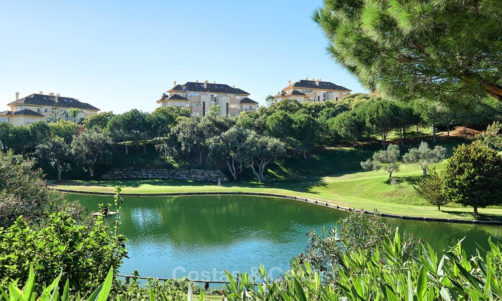 Spacious ground floor luxury apartment with sea views for sale in Elviria, Marbella East 7525