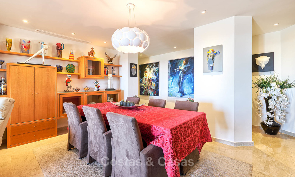 Spacious ground floor luxury apartment with sea views for sale in Elviria, Marbella East 7529