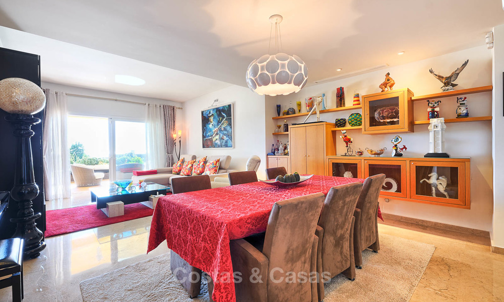 Spacious ground floor luxury apartment with sea views for sale in Elviria, Marbella East 7530