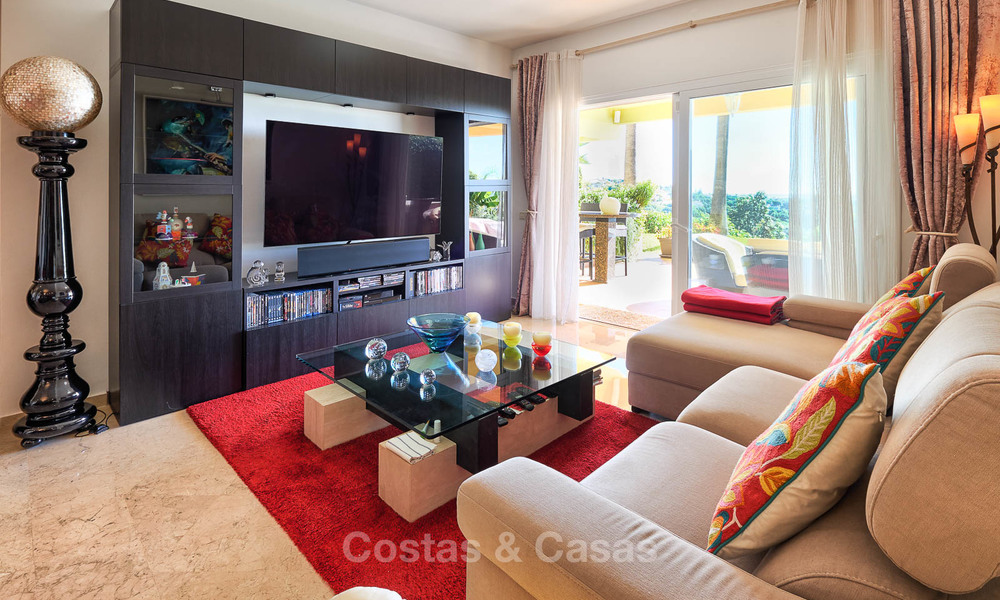 Spacious ground floor luxury apartment with sea views for sale in Elviria, Marbella East 7532