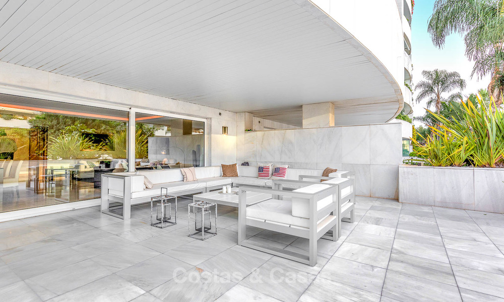 Luxury apartment in a prestigious beachside complex for sale, Puerto Banus, Marbella 7758