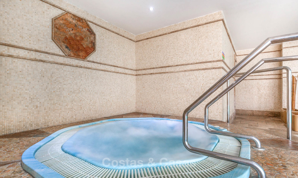 Luxury apartment in a prestigious beachside complex for sale, Puerto Banus, Marbella 7762