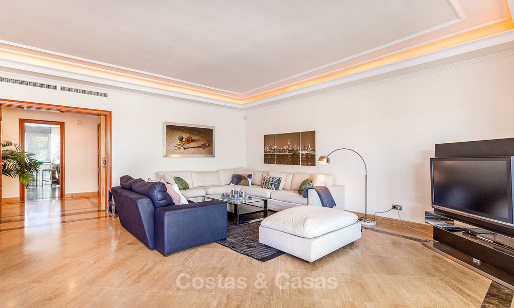 Luxury apartment in a prestigious beachside complex for sale, Puerto Banus, Marbella 7777
