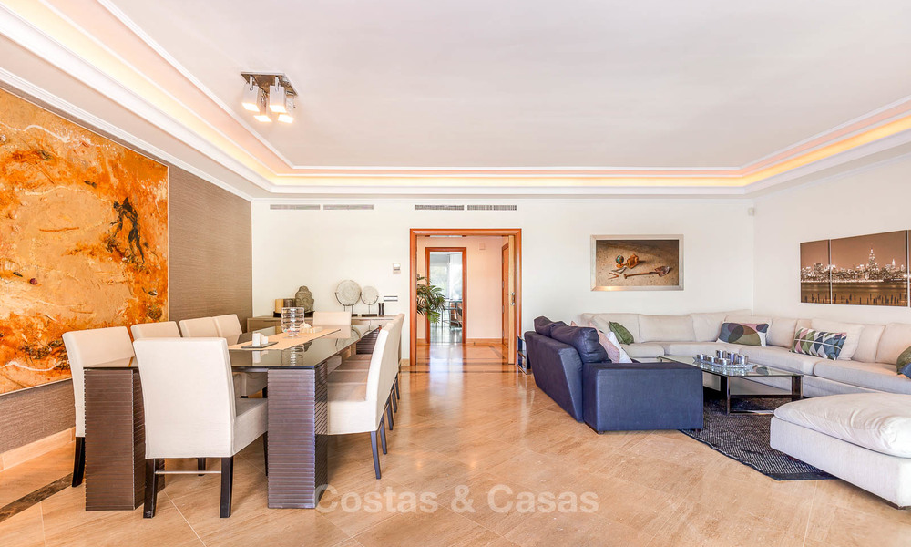 Luxury apartment in a prestigious beachside complex for sale, Puerto Banus, Marbella 7778