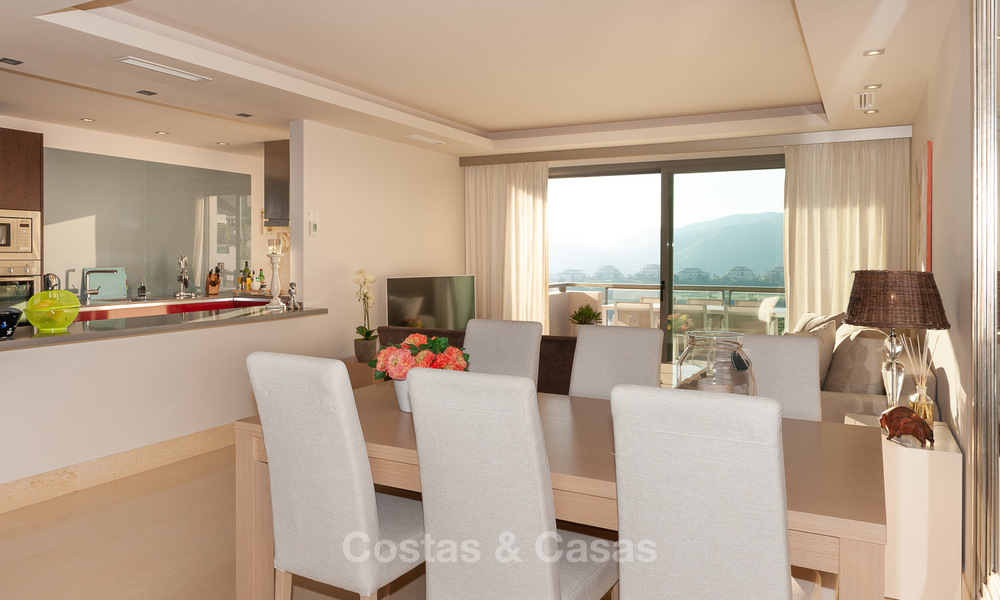 Spacious, bright and modern luxury penthouse for sale with golf and sea views in Marbella - Benahavis 7706