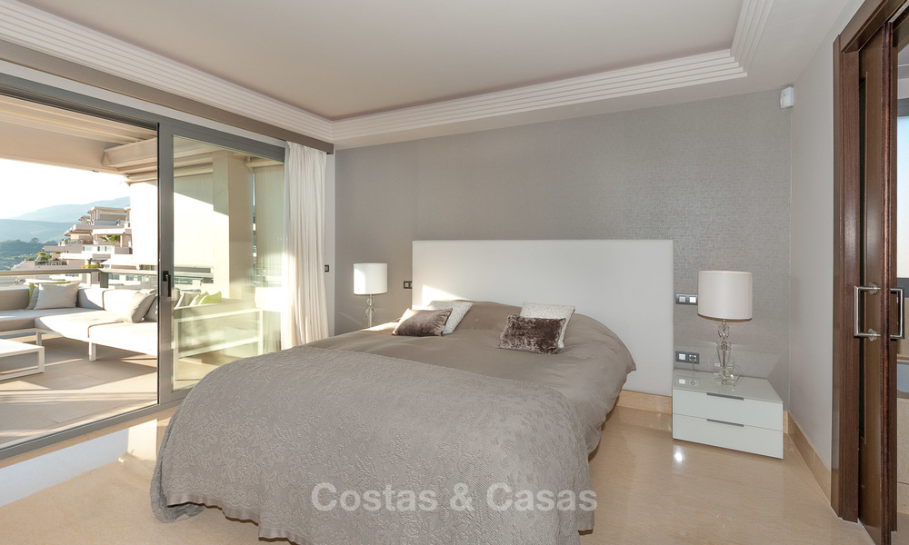 Spacious, bright and modern penthouse apartment for sale with golf and sea views in Marbella - Benahavis 7710