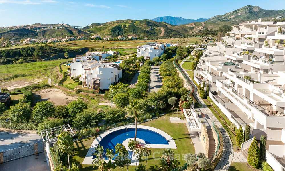 Spacious, bright and modern penthouse apartment for sale with golf and sea views in Marbella - Benahavis 7814