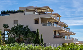 Spacious, bright and modern luxury penthouse for sale with golf and sea views in Marbella - Benahavis 46703 