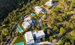 New contemporary luxury villas with sea views for sale, in an exclusive urbanisation in Benahavis - Marbella 21662 