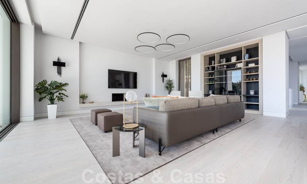New contemporary luxury villas with sea views for sale, in an exclusive urbanisation in Benahavis - Marbella 37235