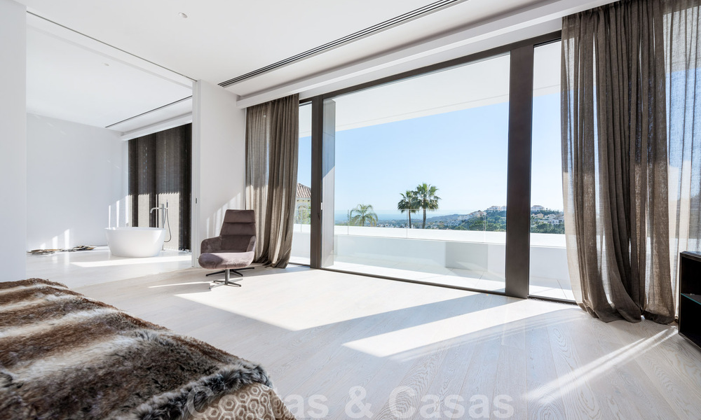 New contemporary luxury villas with sea views for sale, in an exclusive urbanisation in Benahavis - Marbella 37243