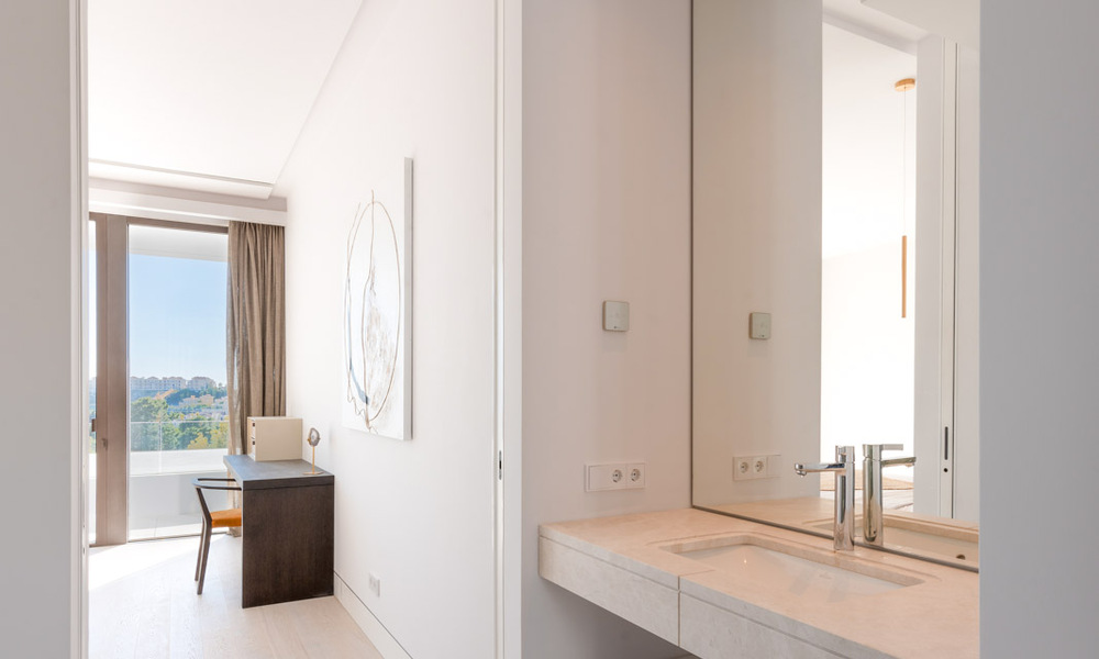 New contemporary luxury villas with sea views for sale, in an exclusive urbanisation in Benahavis - Marbella 37248