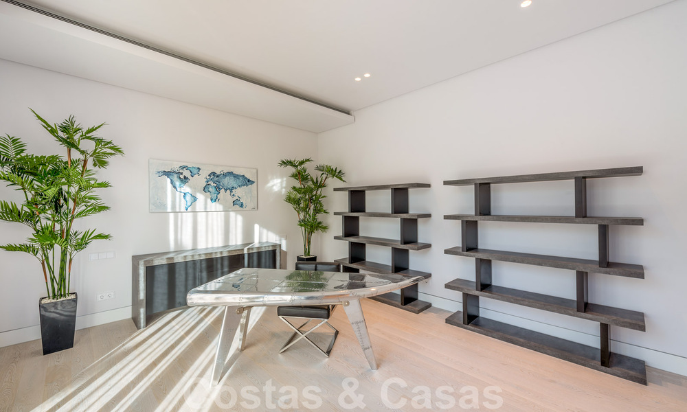 New contemporary luxury villas with sea views for sale, in an exclusive urbanisation in Benahavis - Marbella 37260