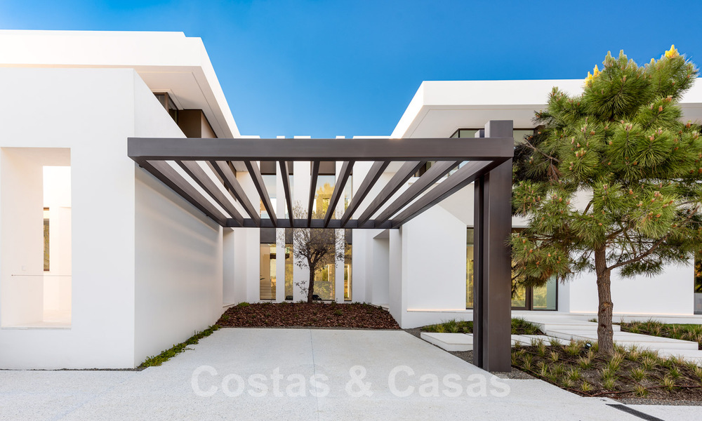 New contemporary luxury villas with sea views for sale, in an exclusive urbanisation in Benahavis - Marbella 37261