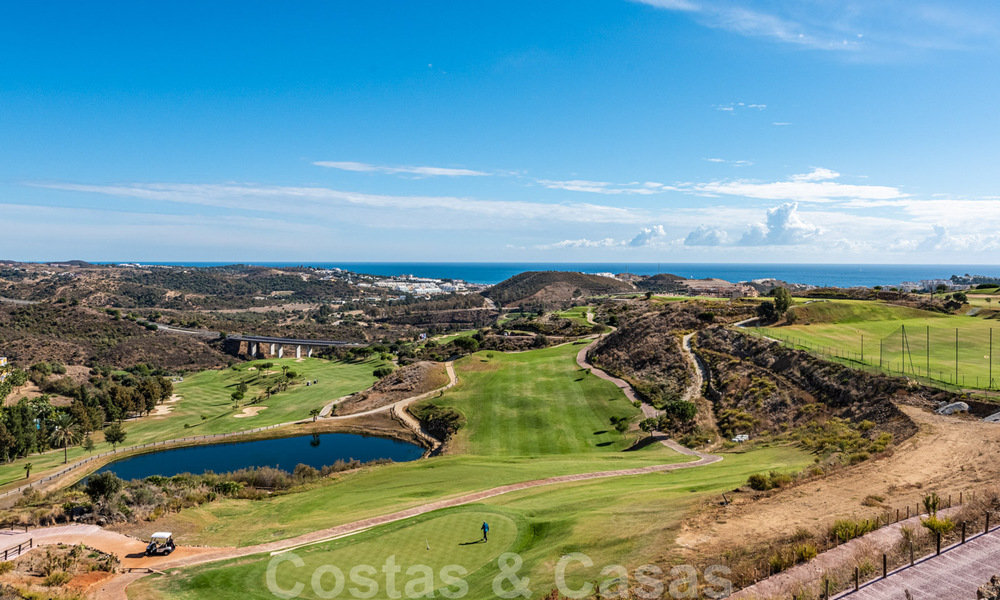 New modern frontline golf apartments with sea views for sale in a luxury resort in Mijas, Costa del Sol. Ready to move in! Last penthouses! 39707