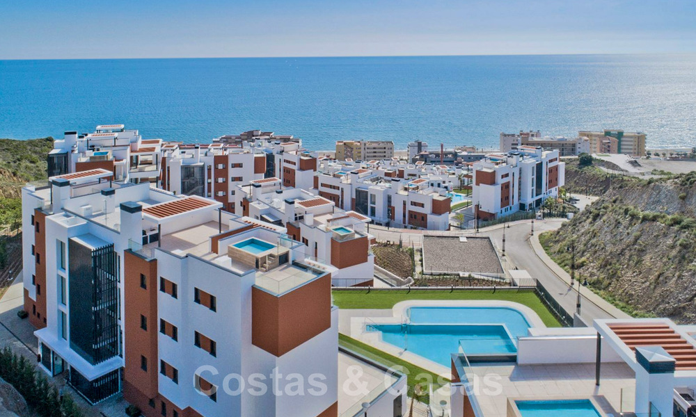 New avant-gardist apartments for sale, walking distance from the beach and amenities, Fuengirola, Costa del Sol. Ready to move in. 32988