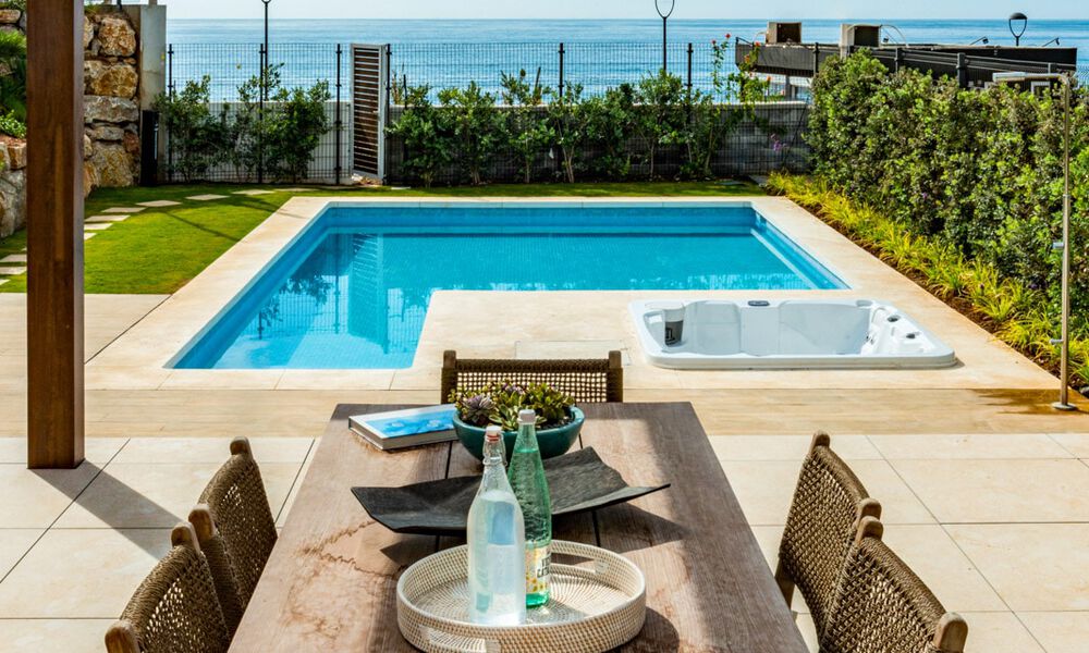 New luxury front line beach apartments for sale in an exclusive complex, New Golden Mile, Marbella - Estepona 40502