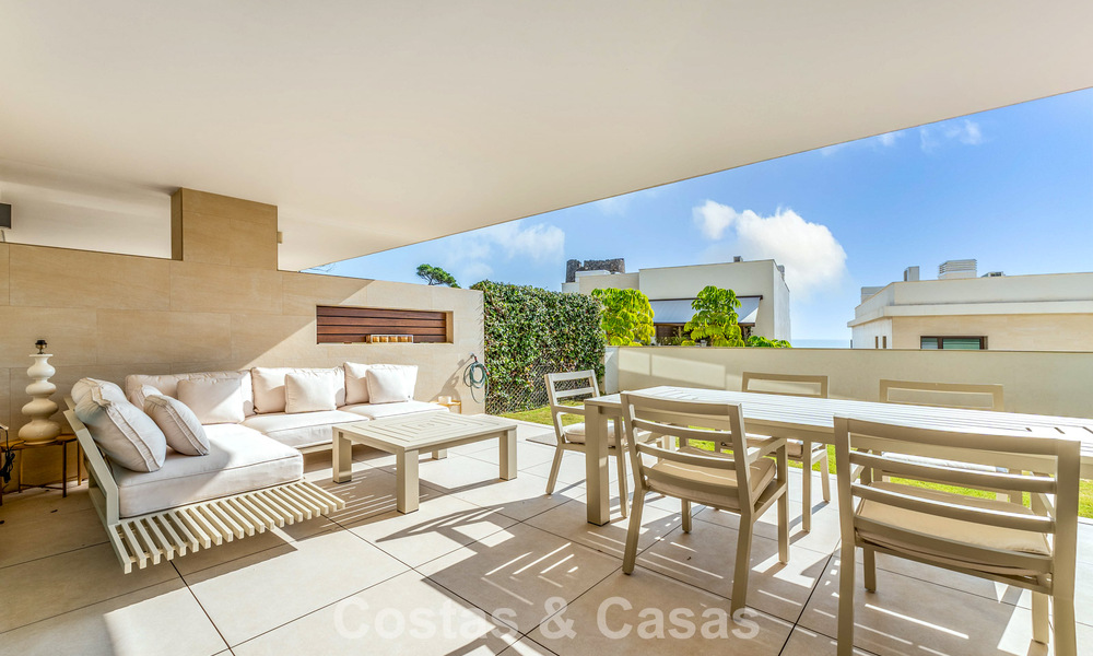 New luxury front line beach apartments for sale in an exclusive complex, New Golden Mile, Marbella - Estepona 783561
