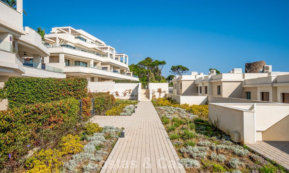 New luxury front line beach apartments for sale in an exclusive complex, New Golden Mile, Marbella - Estepona 783581