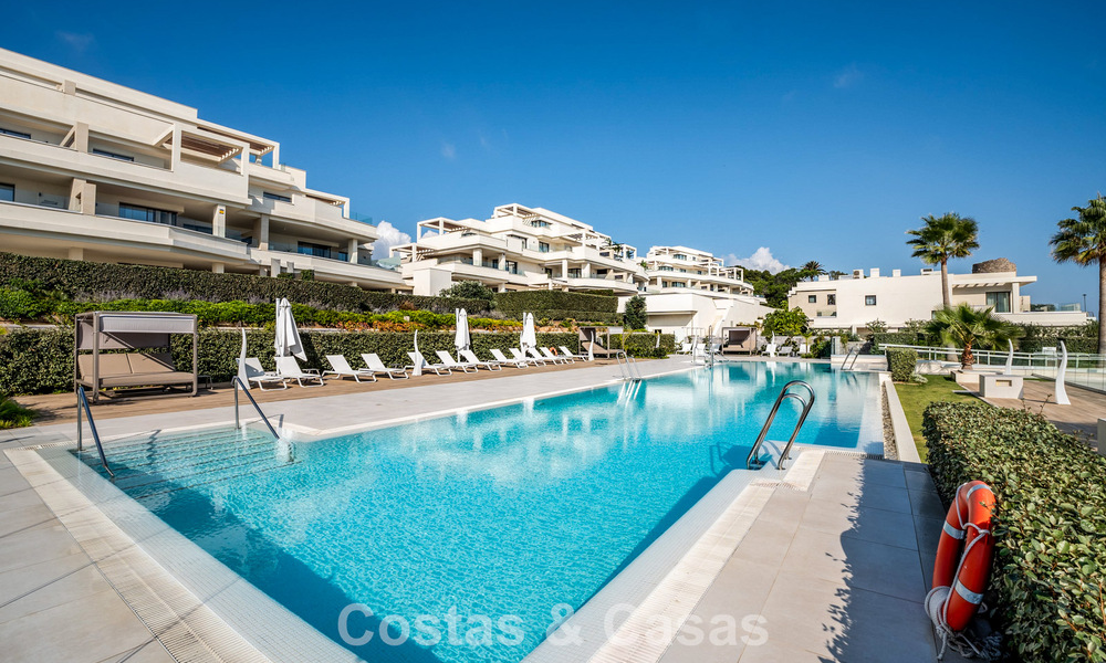 New luxury front line beach apartments for sale in an exclusive complex, New Golden Mile, Marbella - Estepona 783588