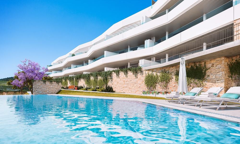 Attractive new modern apartments for sale, with sea views, next to a top-class 18-hole golf course, Estepona 8058
