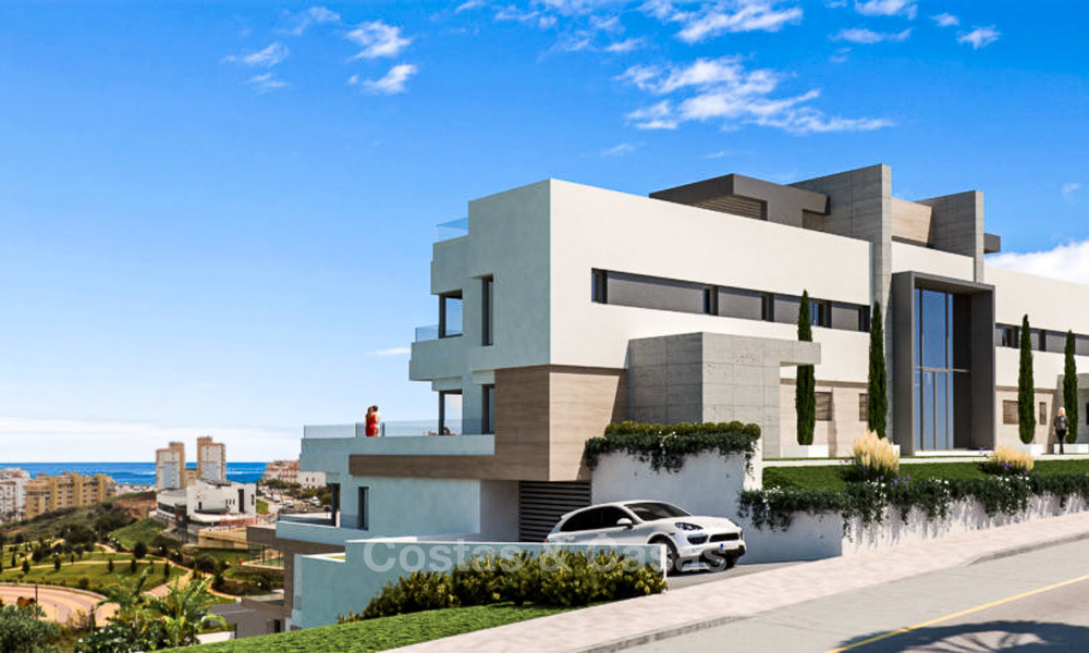Elegant and spacious new apartments for sale, walking distance from beach and amenities, with sea views, Estepona 8063