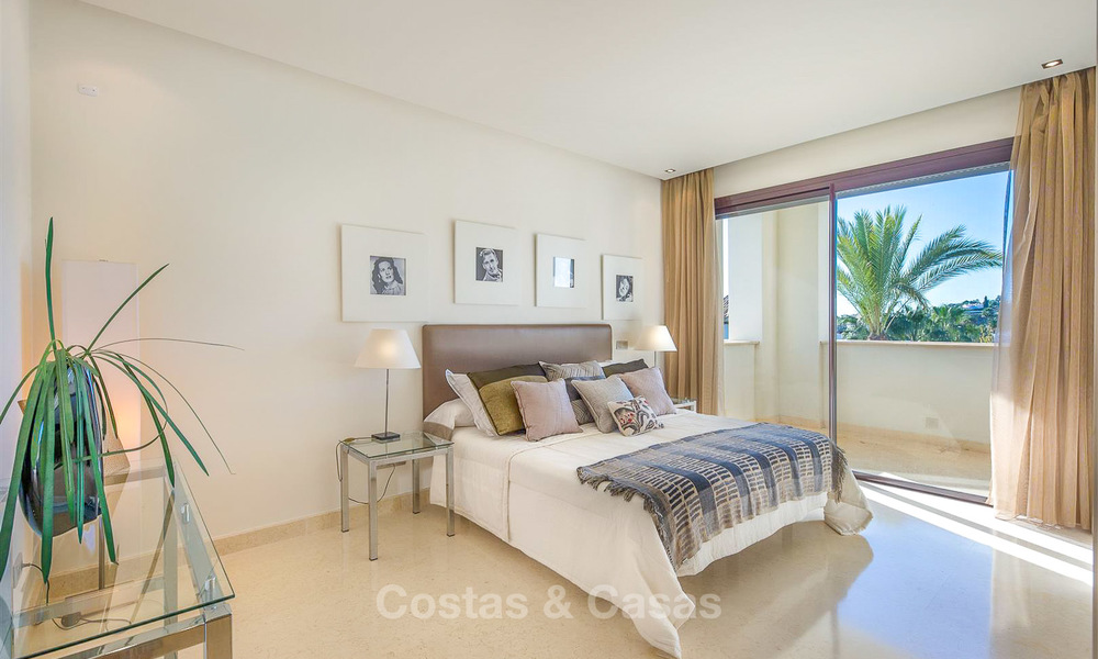 Gorgeous, very spacious luxury apartment for sale in a sought-after residential complex, ready to move in - Benahavis, Marbella 8351