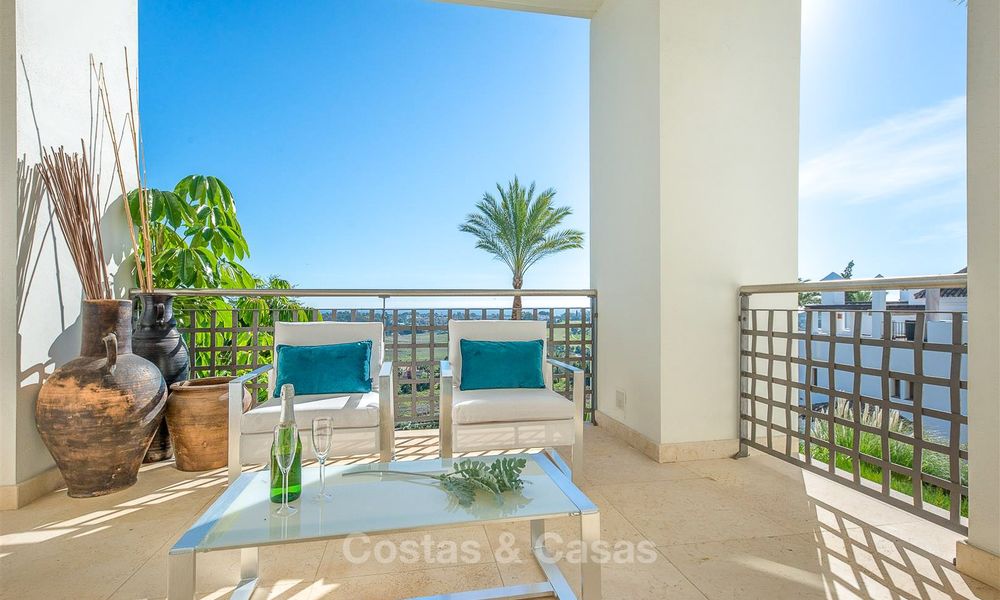 Beautiful, spacious luxury apartment with sea views for sale in a sought-after residential complex, ready to move in - Benahavis, Marbella 8285