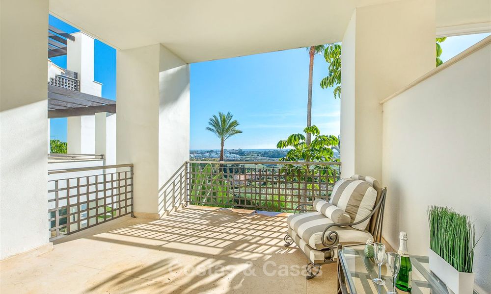 Opportunity! Gorgeous and very spacious luxury apartment with sea views for sale, ready to move in - Benahavis, Marbella 8300