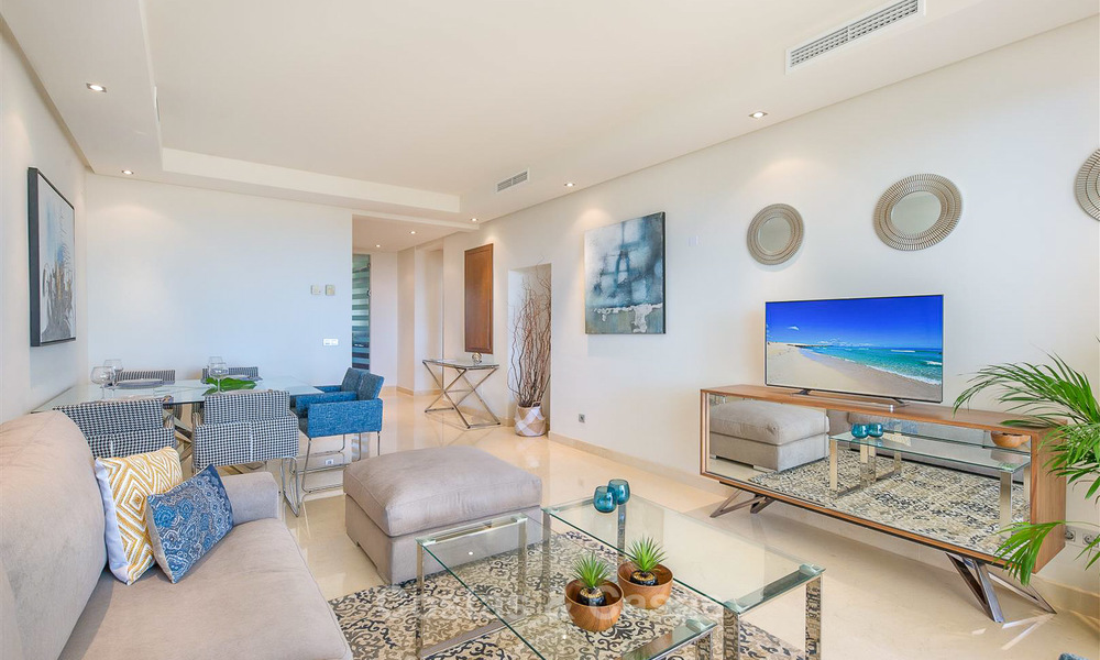 Opportunity! Gorgeous and very spacious luxury apartment with sea views for sale, ready to move in - Benahavis, Marbella 8308