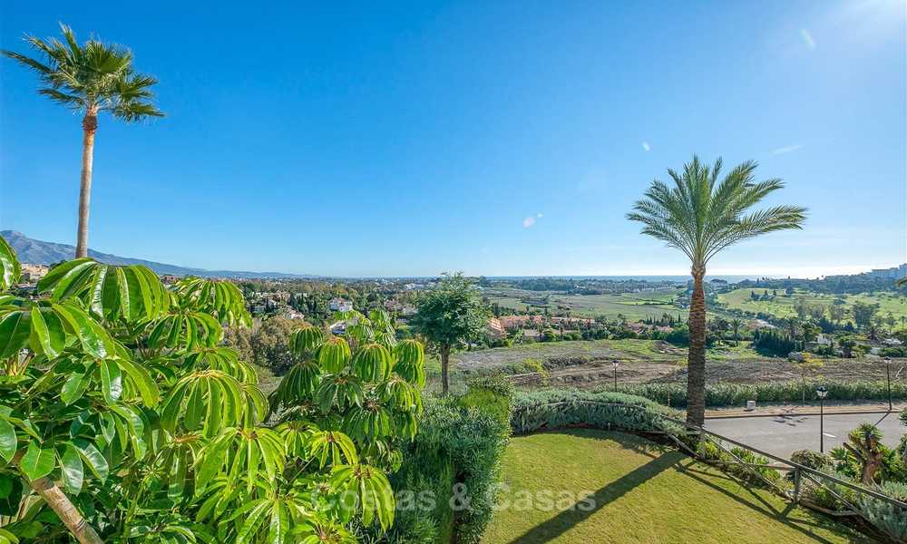 Opportunity! Gorgeous and very spacious luxury apartment with sea views for sale, ready to move in - Benahavis, Marbella 8311