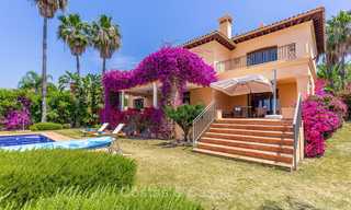 Spacious and luxurious traditional style villa for sale, front line golf, Nueva Andalucía, Marbella 8265 