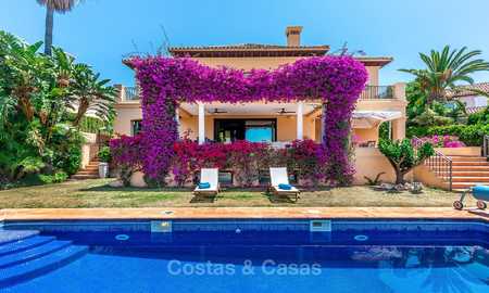 Spacious and luxurious traditional style villa for sale, front line golf, Nueva Andalucía, Marbella 8268