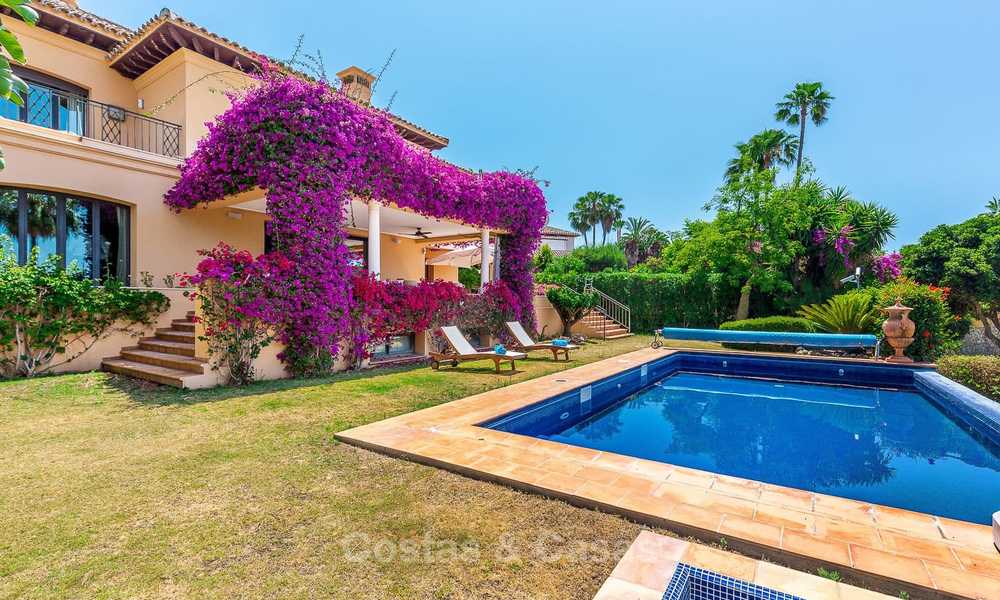 Spacious and luxurious traditional style villa for sale, front line golf, Nueva Andalucía, Marbella 8269