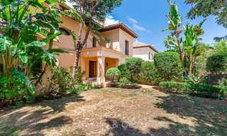 Spacious and luxurious traditional style villa for sale, front line golf, Nueva Andalucía, Marbella 8272 