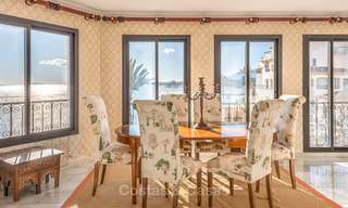 Opportunity to acquire a spacious sea front luxury apartment in the marina of Puerto Banus - Marbella 8491 