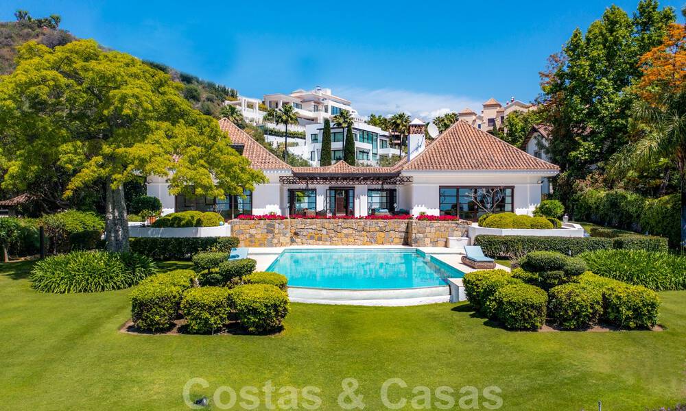 Sumptuous traditional-style luxury villa with magnificent sea views for sale, Benahavis - Marbella 37104