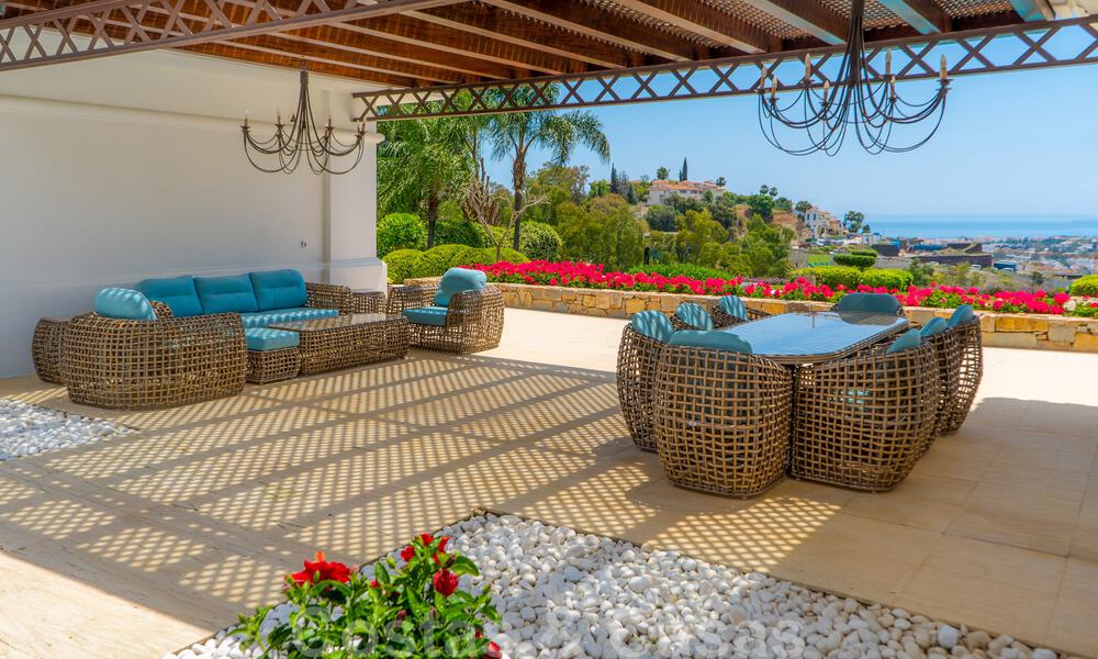 Sumptuous traditional-style luxury villa with magnificent sea views for sale, Benahavis - Marbella 37144